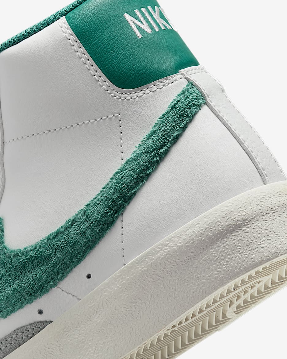 Nike Blazer Mid 77 Older Kids Shoes. Nike CA